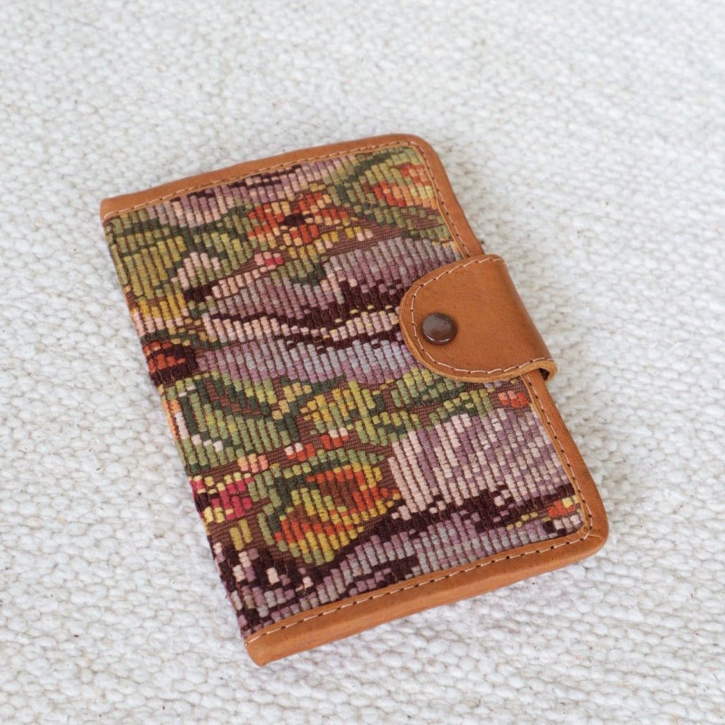 Passport Wallet - Tesoros Maya
