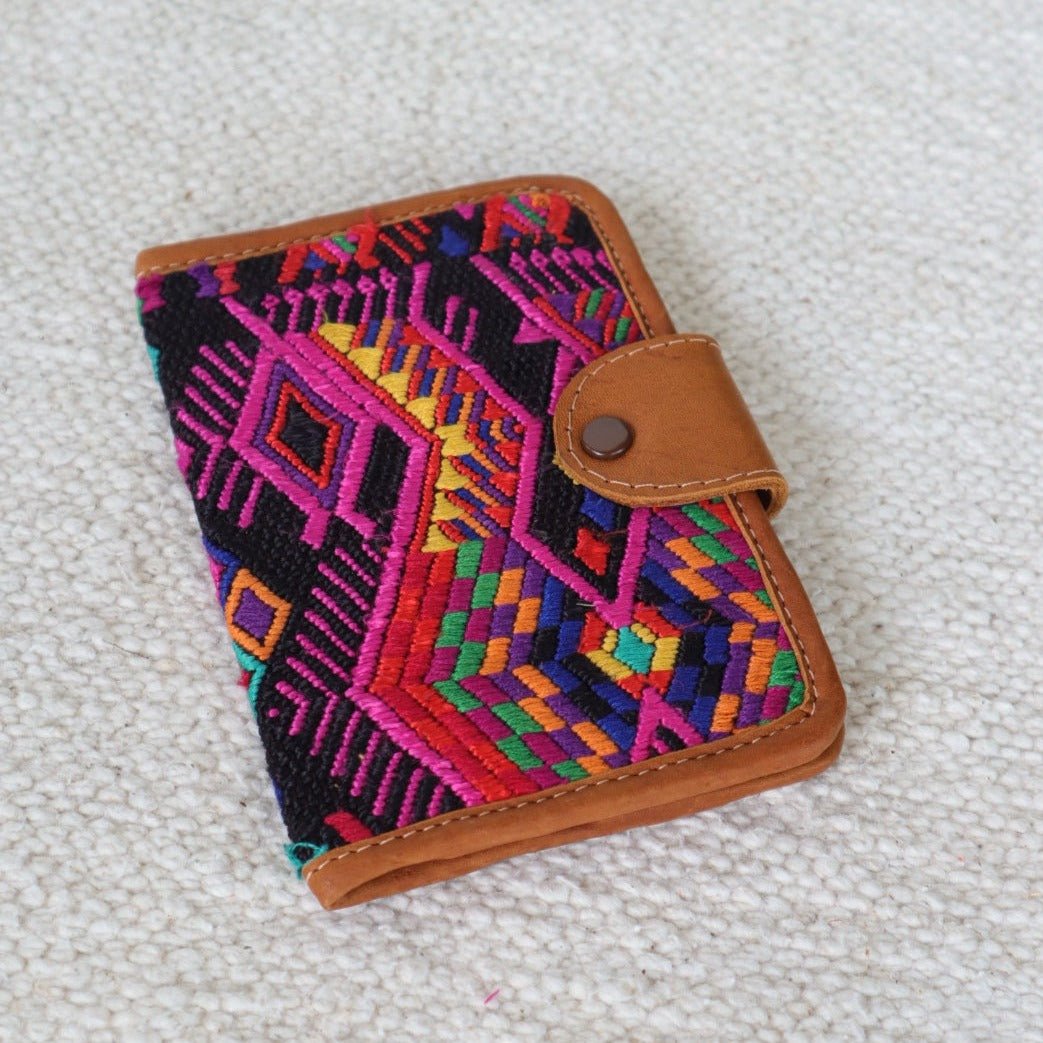 Passport Wallet - Tesoros Maya