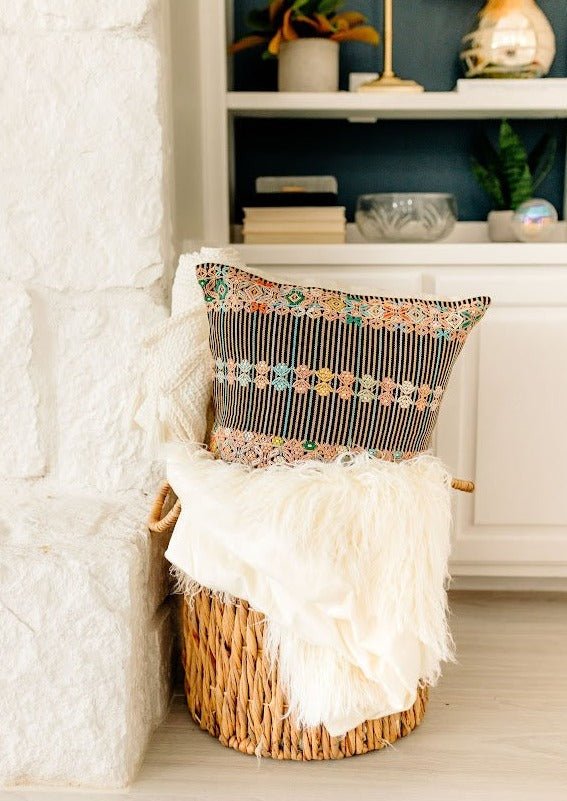 Guatemalan Pillow - Colotenango (Large ) - Tesoros Maya