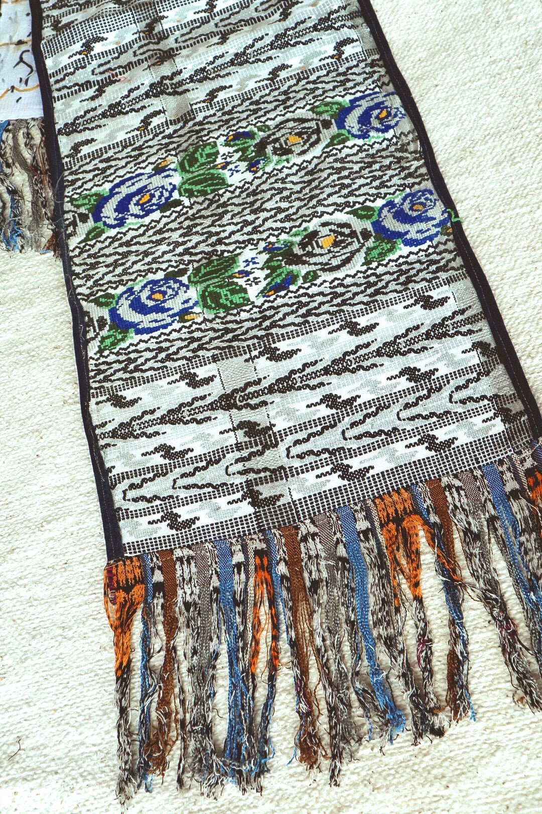 Huipil Table Runner - Tecpan No. 0225 - Tesoros Maya