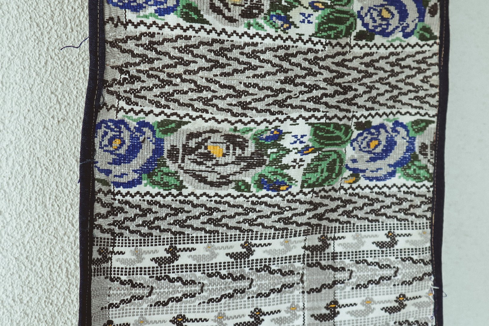 Huipil Table Runner - Tecpan No. 0225 - Tesoros Maya