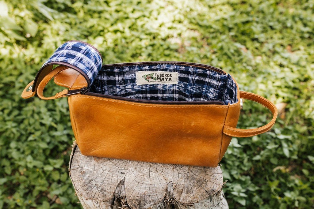 Leather Toiletry Bag - Tesoros Maya