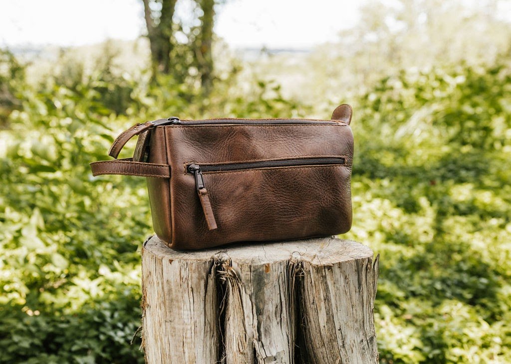 Leather Toiletry Bag - Tesoros Maya