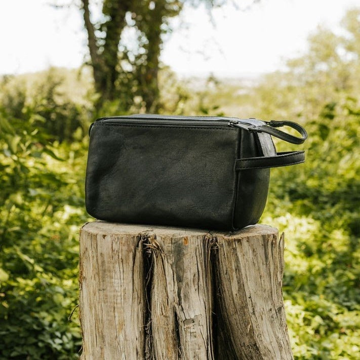 Leather Toiletry Bag - Tesoros Maya