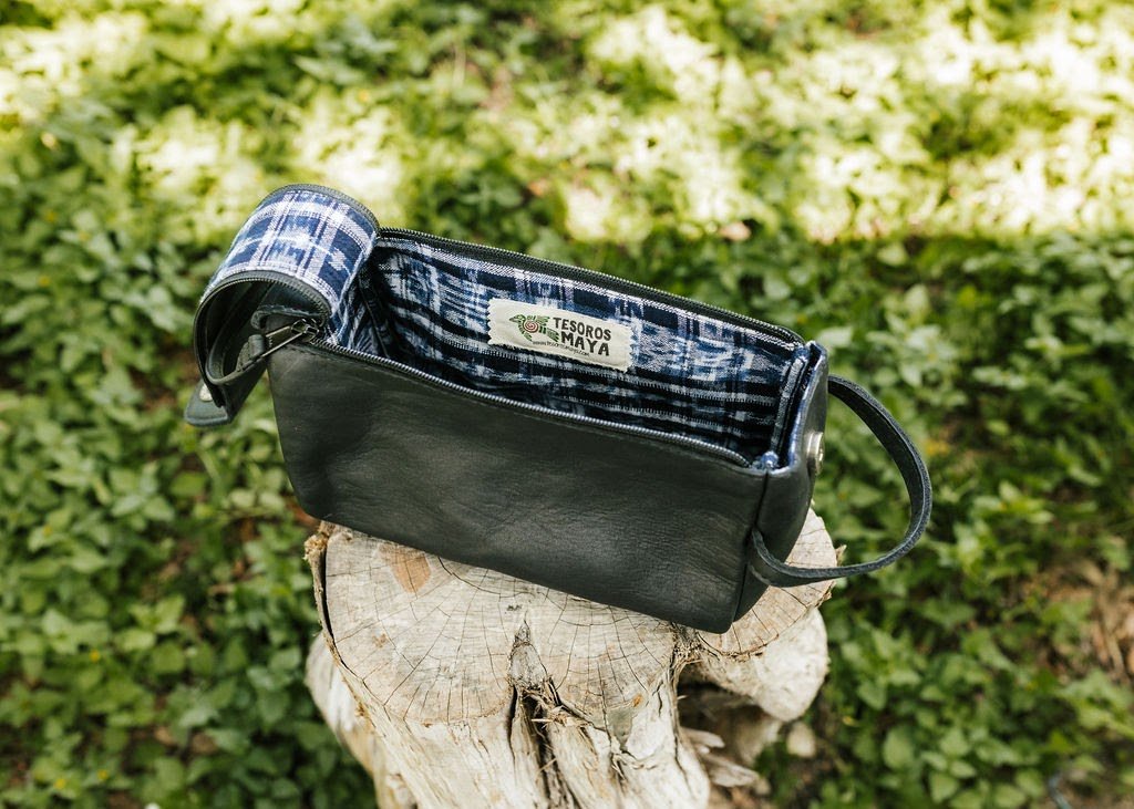 Leather Toiletry Bag - Tesoros Maya