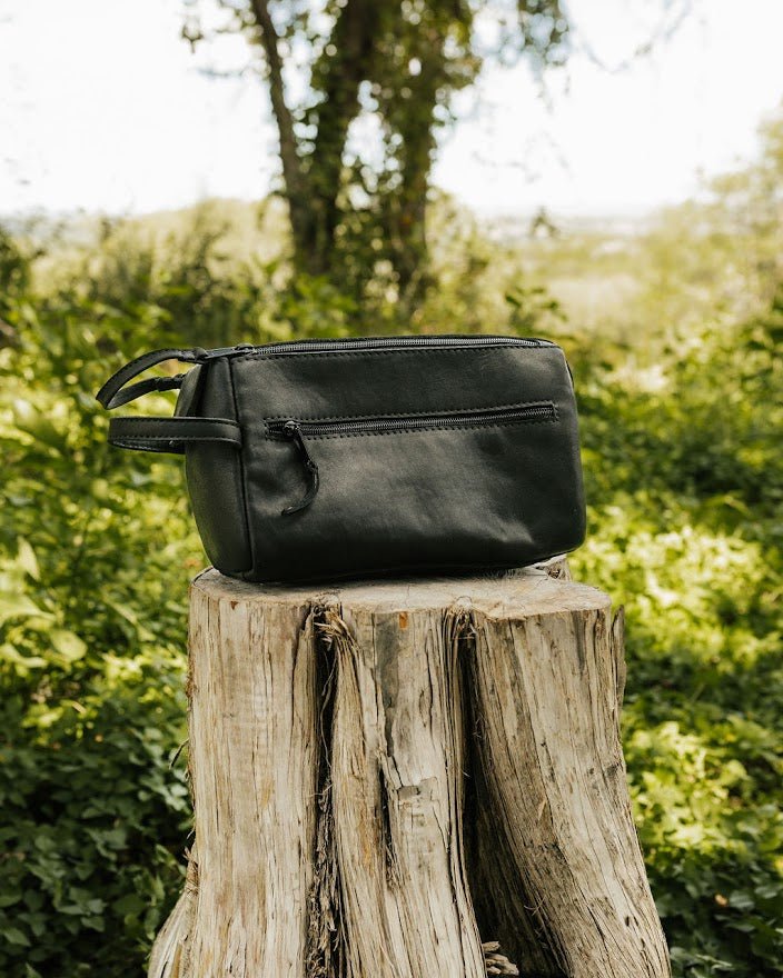 Leather Toiletry Bag - Tesoros Maya