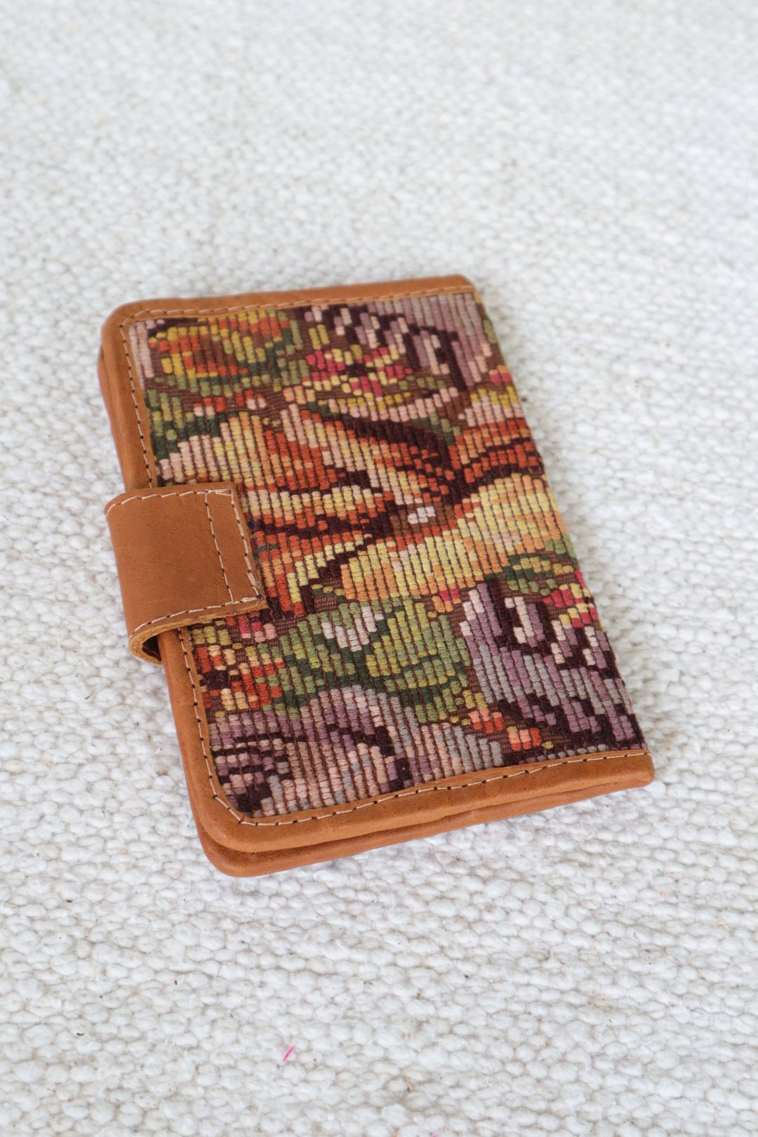 Passport Wallet - Tesoros Maya