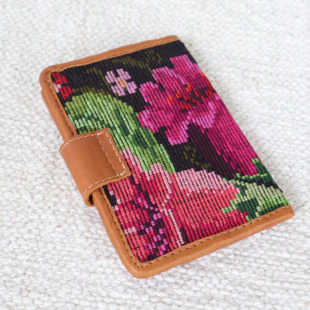 Passport Wallet - Tesoros Maya