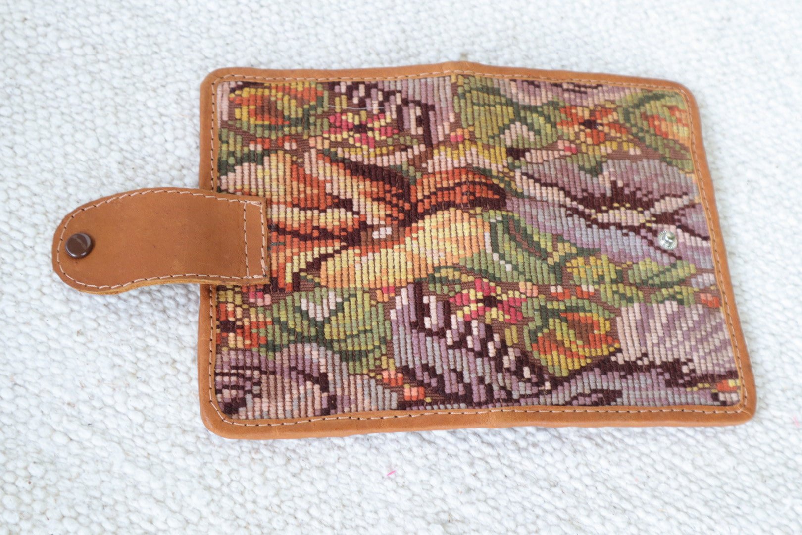 Passport Wallet - Tesoros Maya