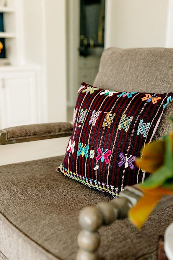 Vintage Textile Pillow - Colotenango - Tesoros Maya